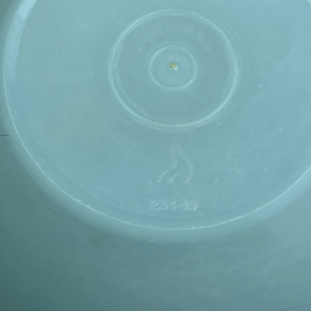 VTG Tupperware Small Light Blue Container 234-19 With White Lid 227-42